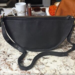 Lyons Leather Co Queen Bee Black